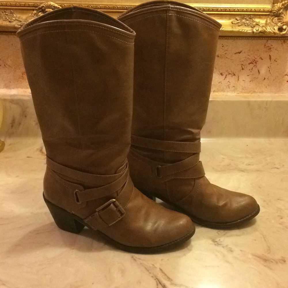 Bongo tan heeled boots